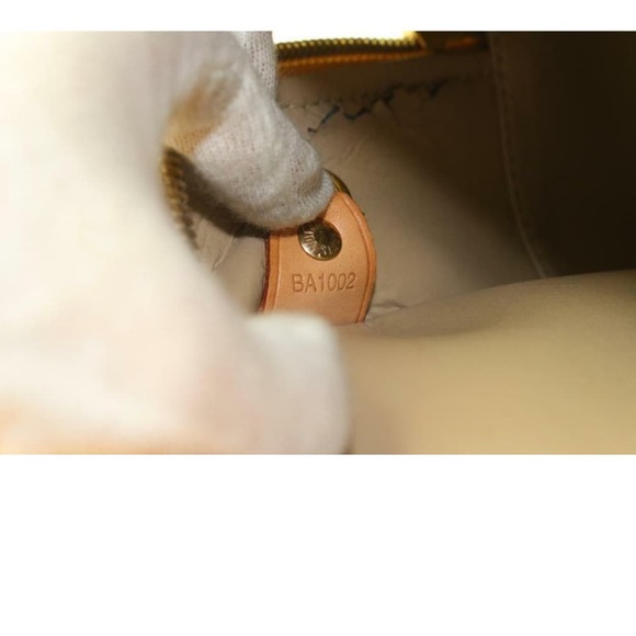 LOUIS VUITTON TOMPKINS SQUARE VERNIS Bag- Excellent Condition - Picture 12 of 13